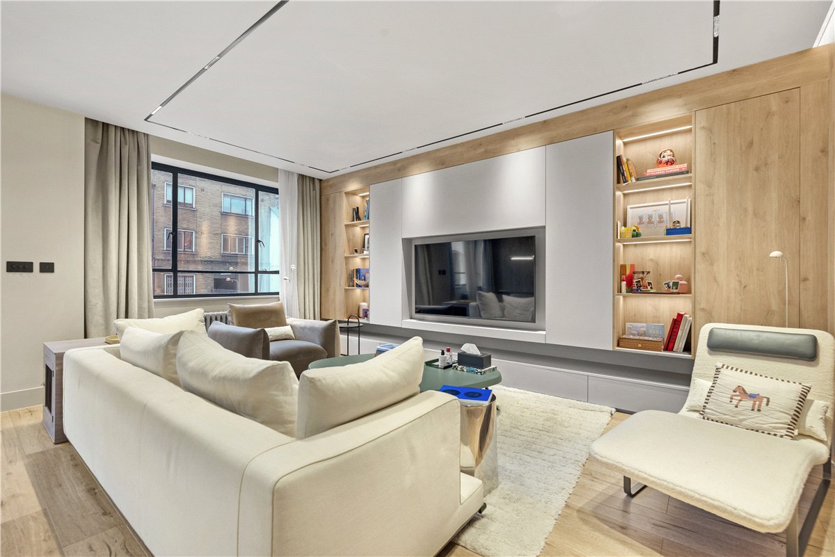 2 bedroom Flat, Portland Place, Marylebone, W1B - Available, Image 1