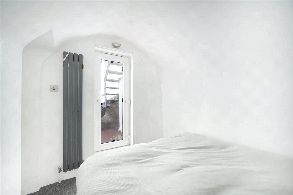 2 bedroom Flat, Warwick Way, Pimlico, SW1V - Available, Image 4