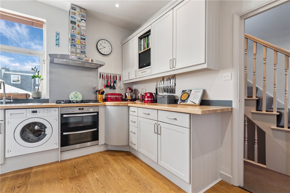 2 bedroom Flat, Beechcroft Road, London, SW17 - Sold, Image 9