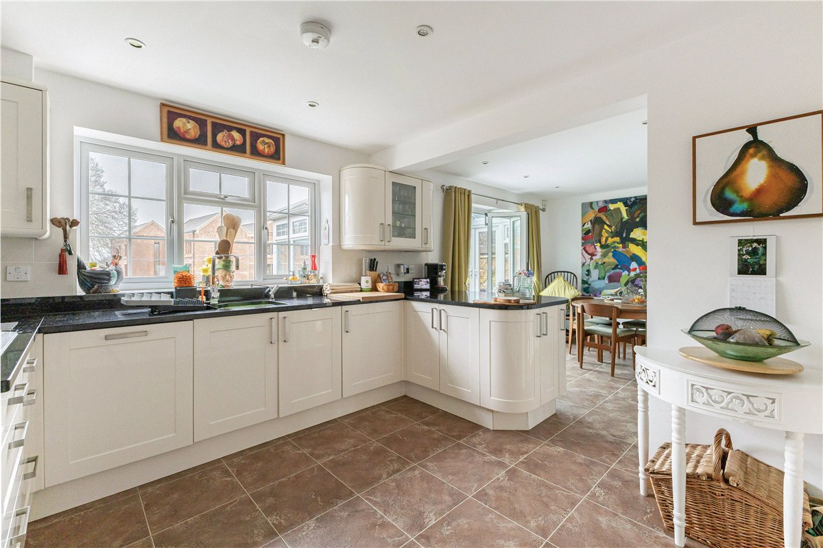 4 bedroom House, Edgar Road, Winchester, SO23 - Available, Image 2