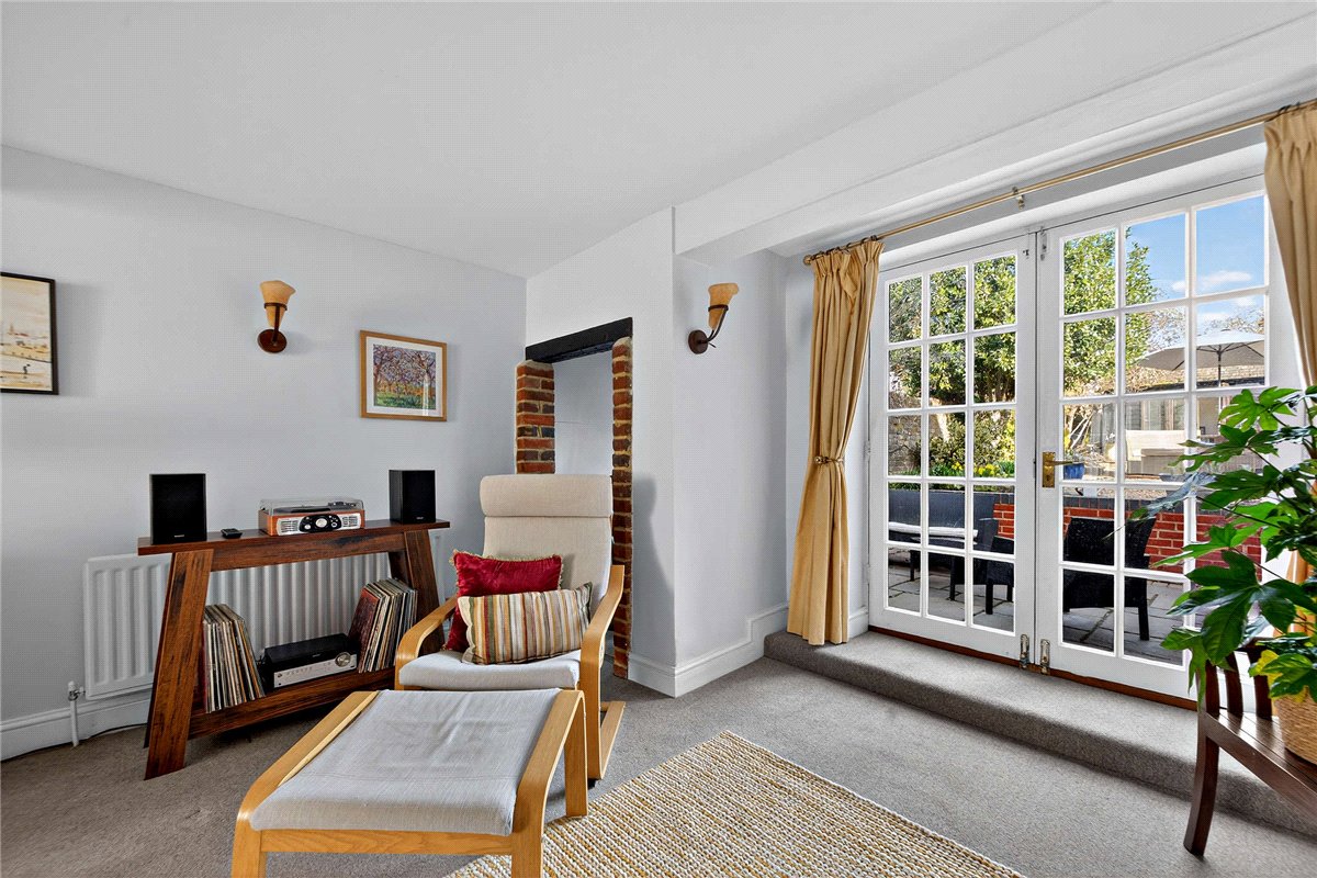 4 bedroom House, George Street, Kingsclere, RG20 - Available, Image 4