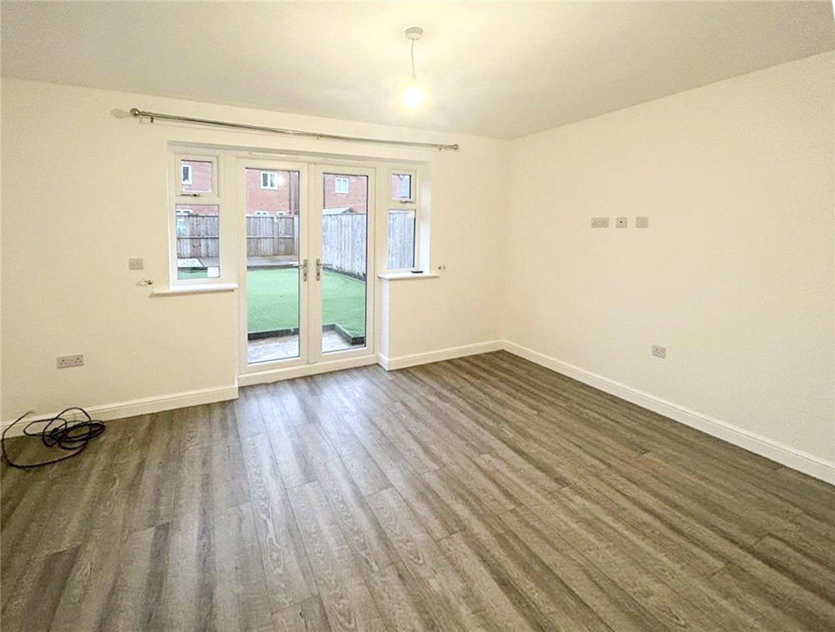 3 bedroom House, Harper Hill Gardens, Bircotes, DN11 - , Image 1