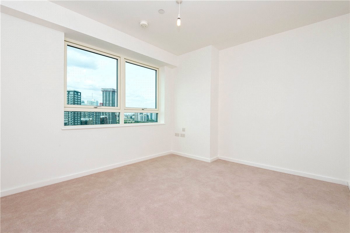 2 bedroom Flat, Heartwell Avenue, London, E16 - Let Agreed, Image 2