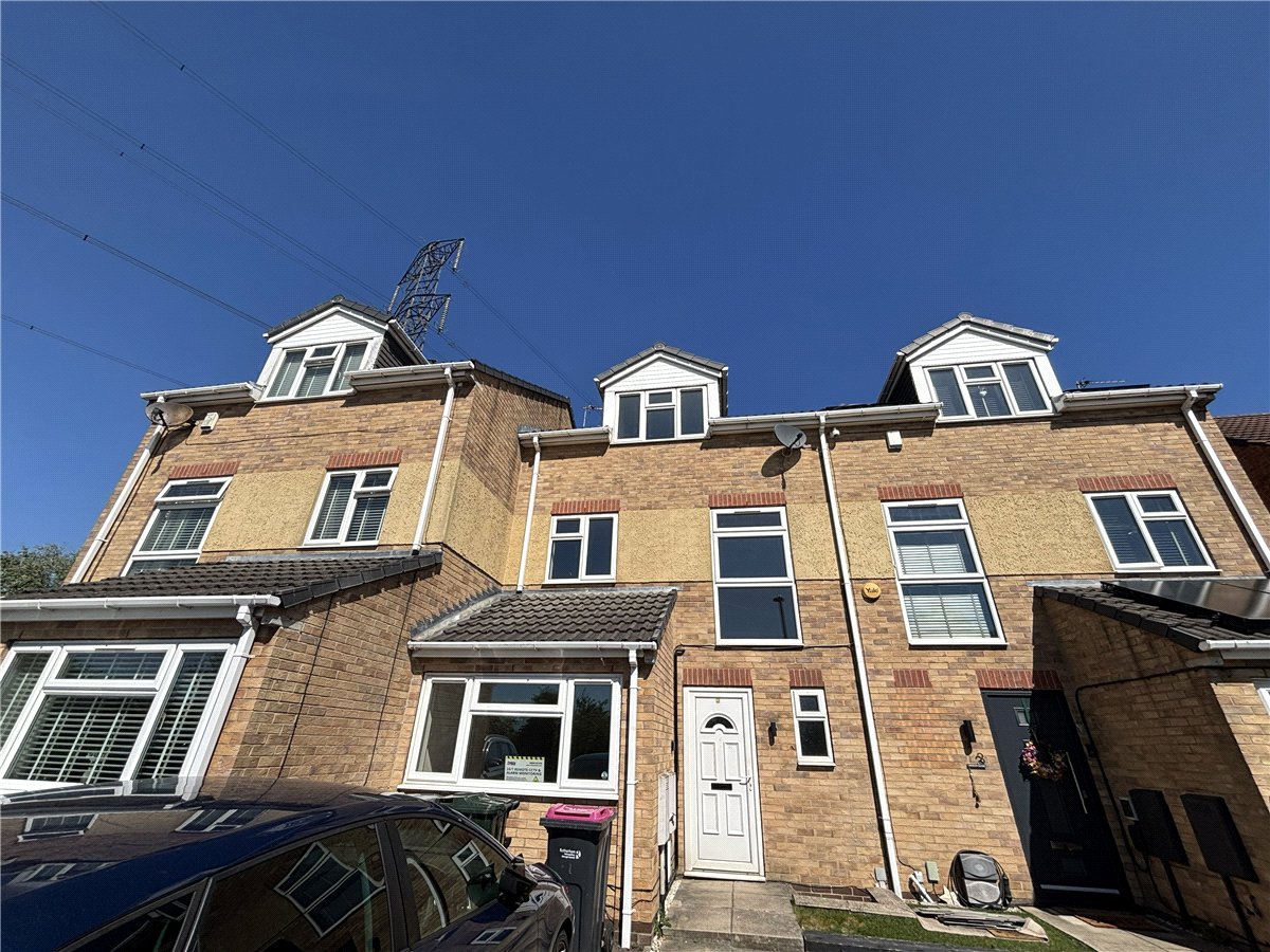4 bedroom House, Nascot Close, Bramley, S66 - Let Agreed