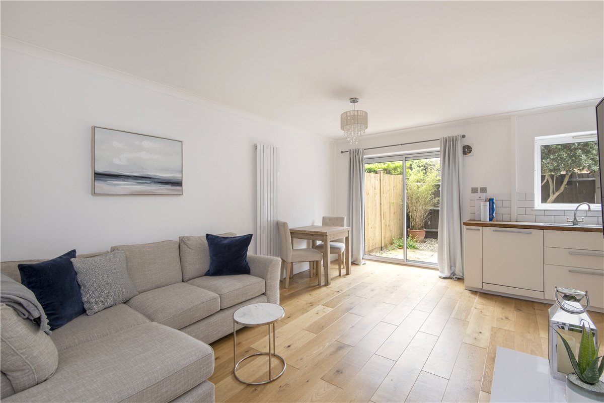 1 bedroom Flat, Mayford Road, London, SW12 - Sold