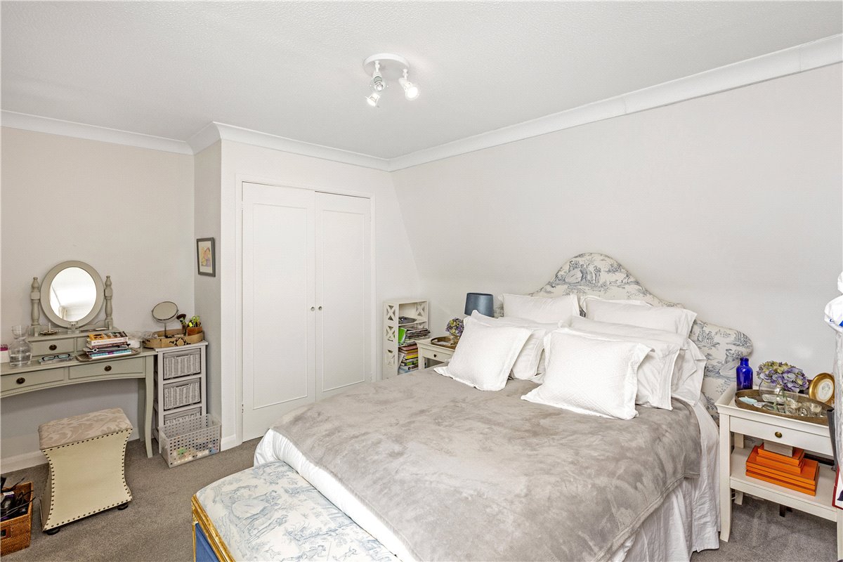 3 bedroom House, Swan Place, Barnes High Street, SW13 - , Image 7