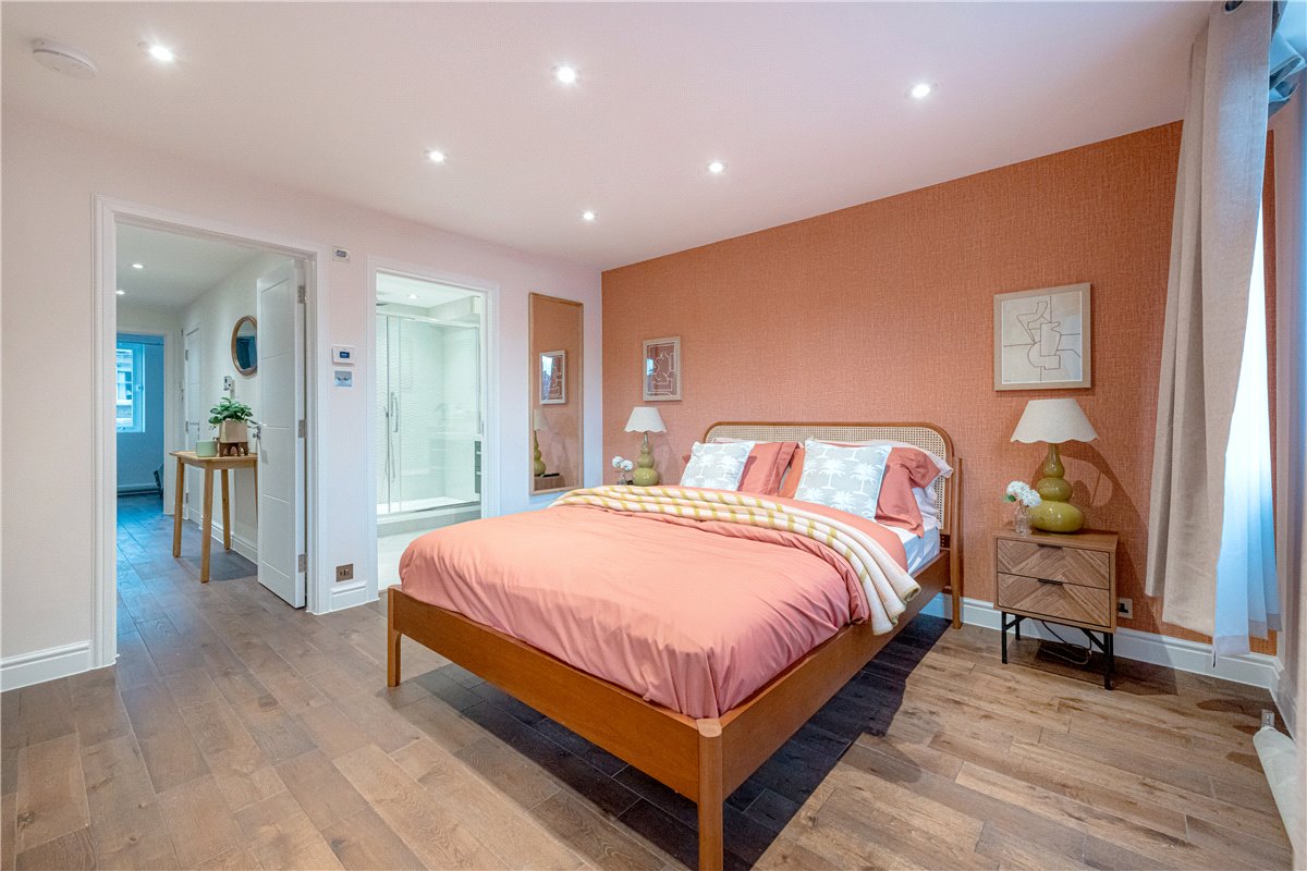 2 bedroom Flat, Curzon Street, Mayfair, W1J - Available, Image 2