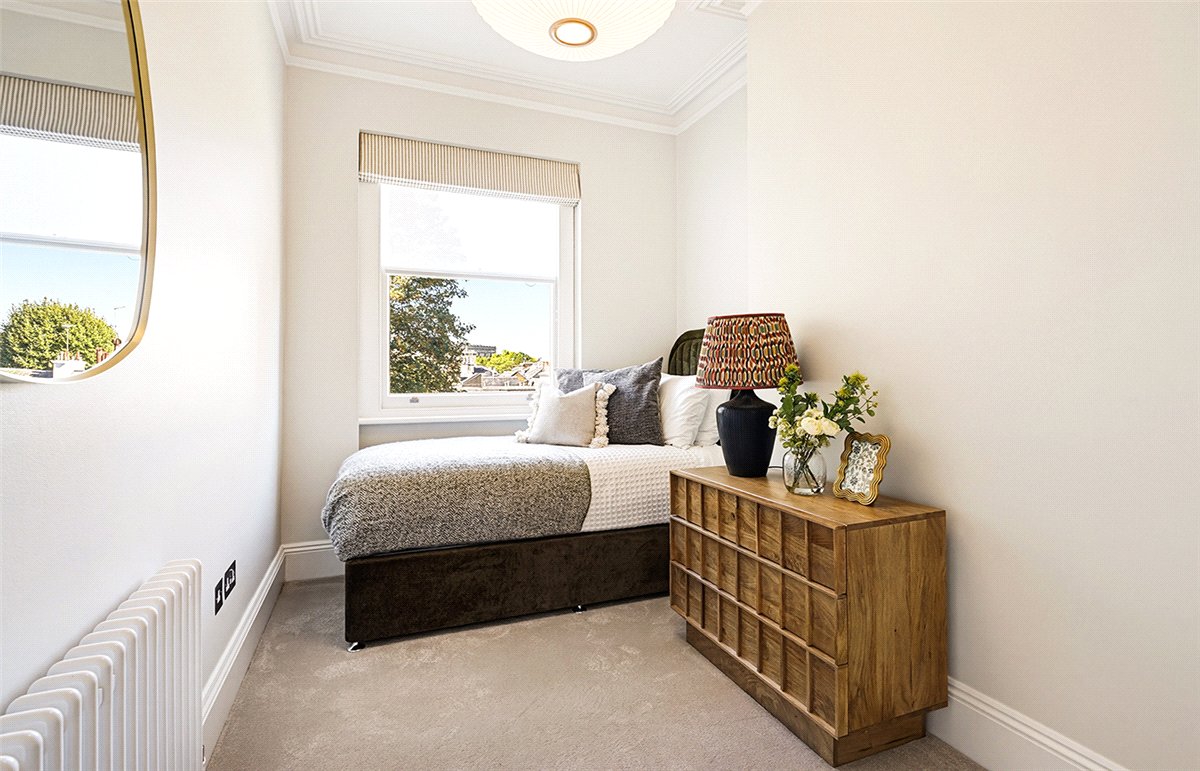4 bedroom Flat, St Georges Court, Gloucester Road, SW7 - Available, Image 5