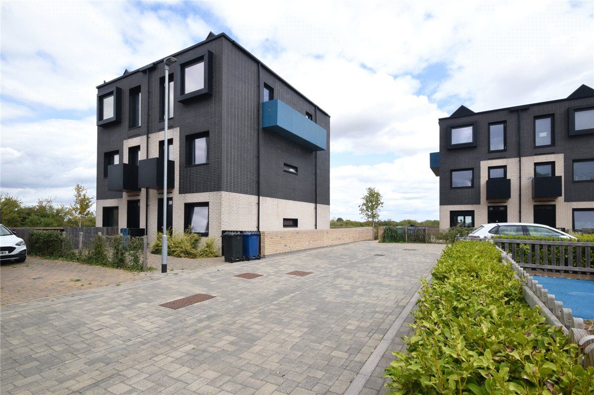4 bedroom House, Lockhart Way, Northstowe, CB24 - 