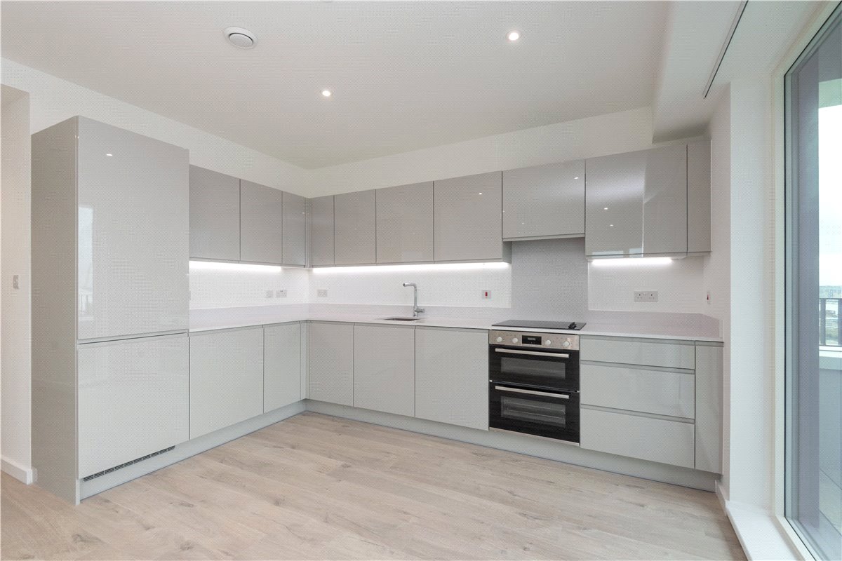 3 bedroom Flat, Heartwell Avenue, London, E16 - Let Agreed, Image 6