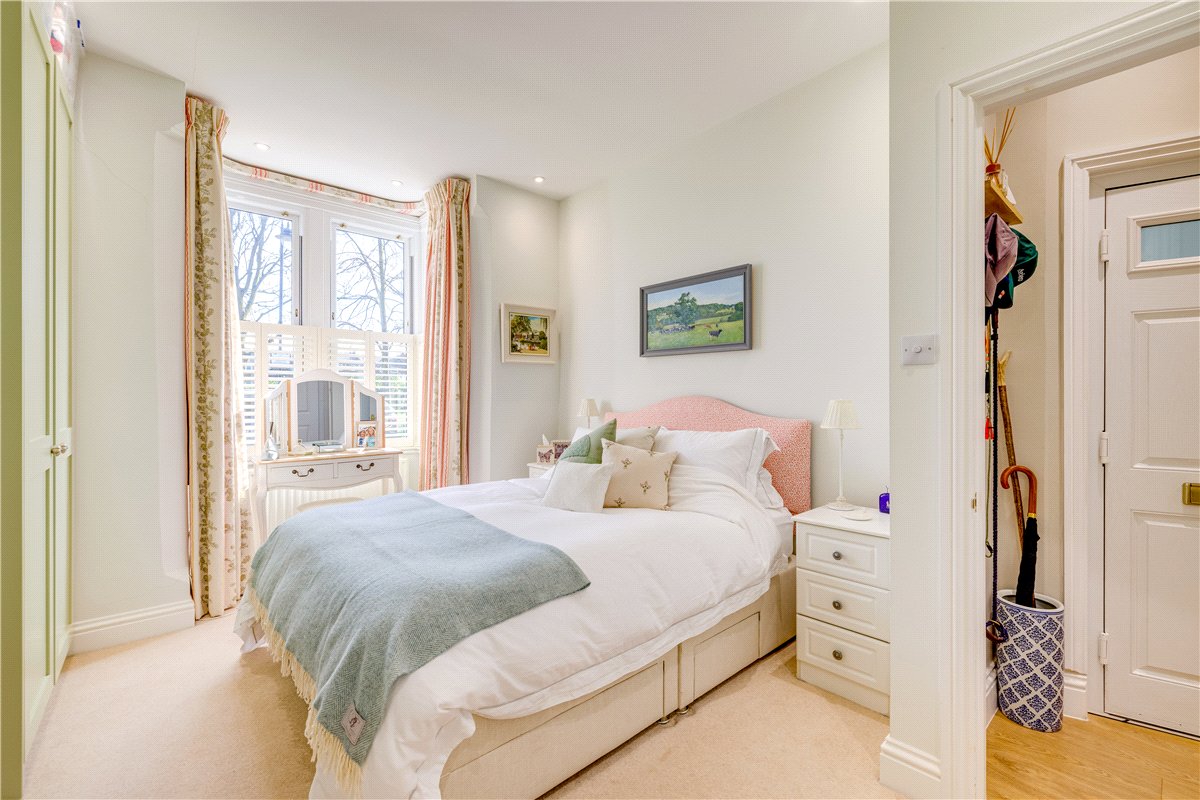 2 bedroom Flat, Birdhurst Road, London, SW18 - Available, Image 16