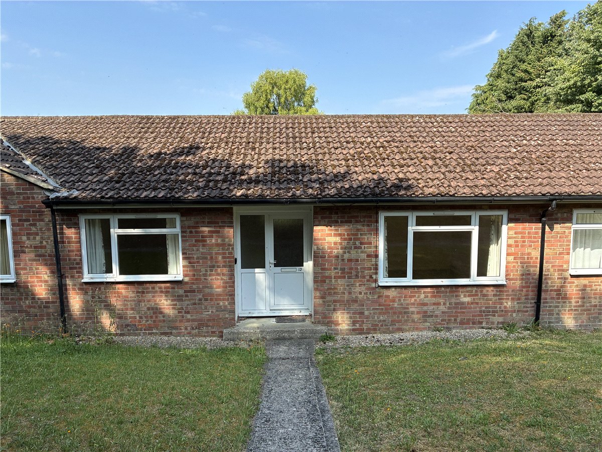 2 bedroom Bungalow, The Beeches, Winterbourne Monkton, SN4 - Available
