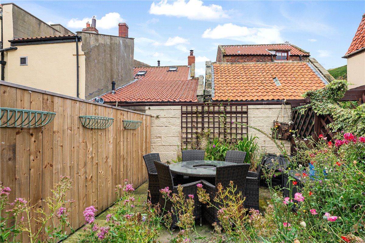 3 bedroom Cottage, Boathouse Yard, Staithes, TS13 - Available, Image 2