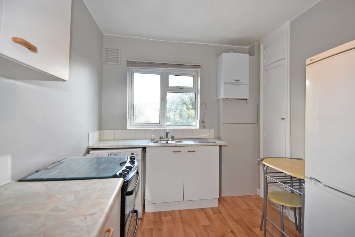 1 bedroom Flat, Richmond Road, Kingston upon Thames, KT2 - Let Agreed