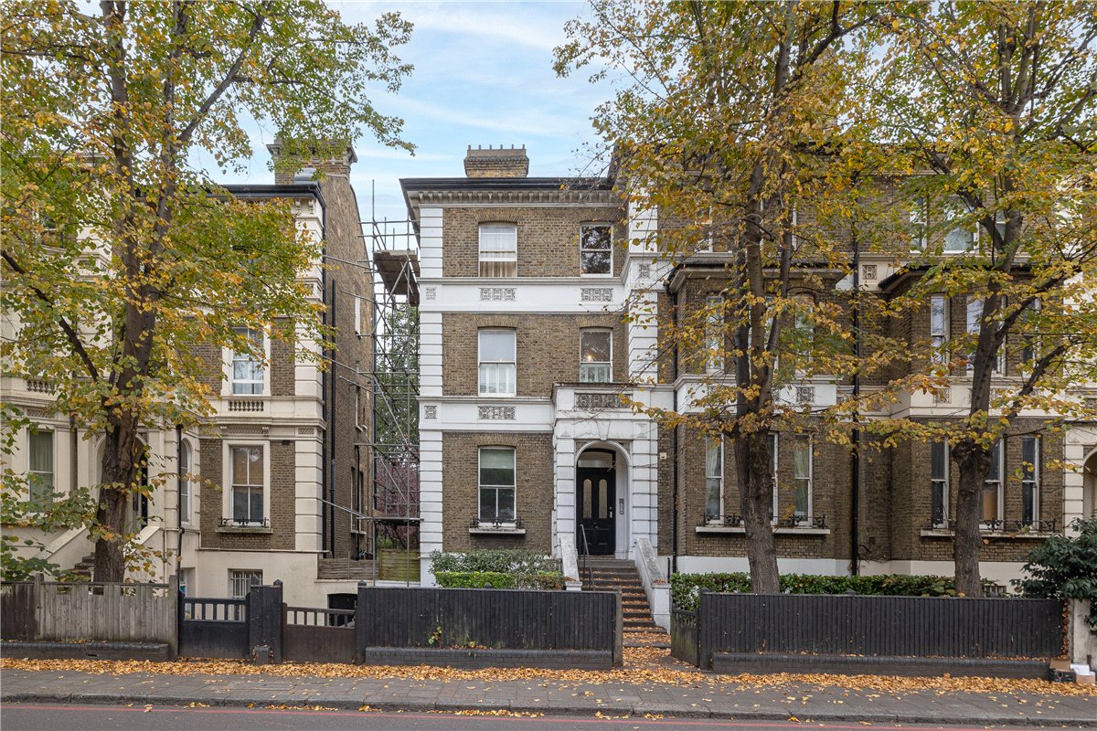 2 bedroom Flat, North Side  Wandsworth Common, London, SW18 - Sold STC, Image 1