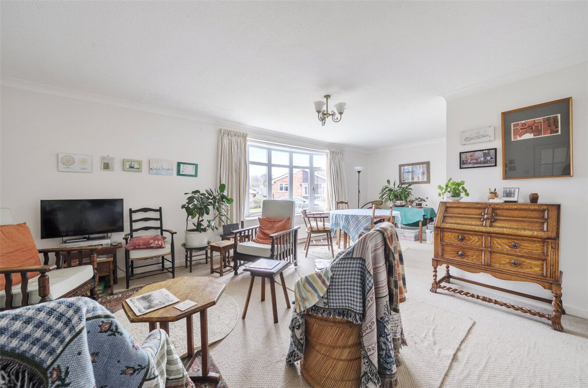 3 bedroom Bungalow, Vicarage Close, Marlborough, SN8 - Available, Image 1
