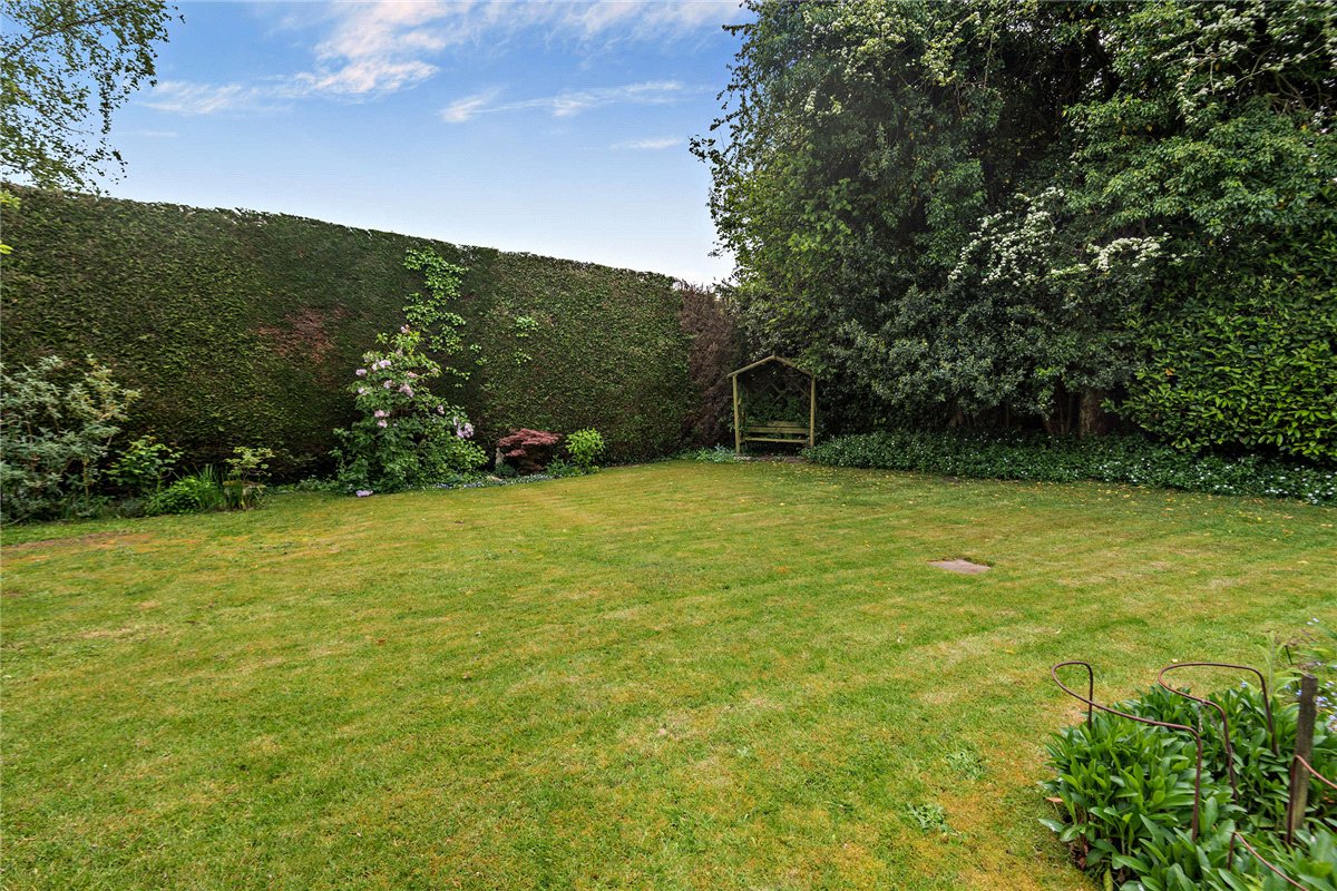 5 bedroom House, Andover Road, Newbury, RG14 - Available, Image 25