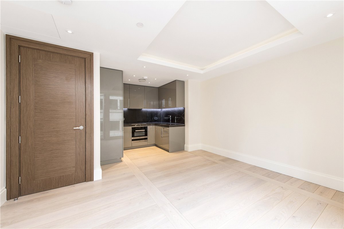 1 bedroom Flat, Strand, Mayfair, WC2R - Available