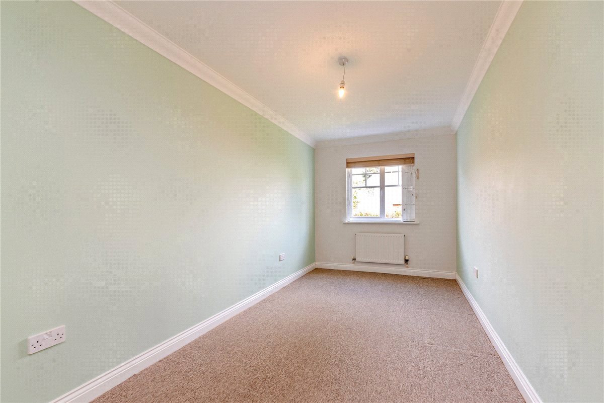 2 bedroom Flat, Newtown Road, Newbury, RG14 - Sold STC, Image 6