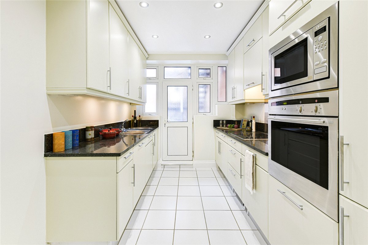 3 bedroom Flat, Stafford Court, Kensington High Street, W8 - Available, Image 5
