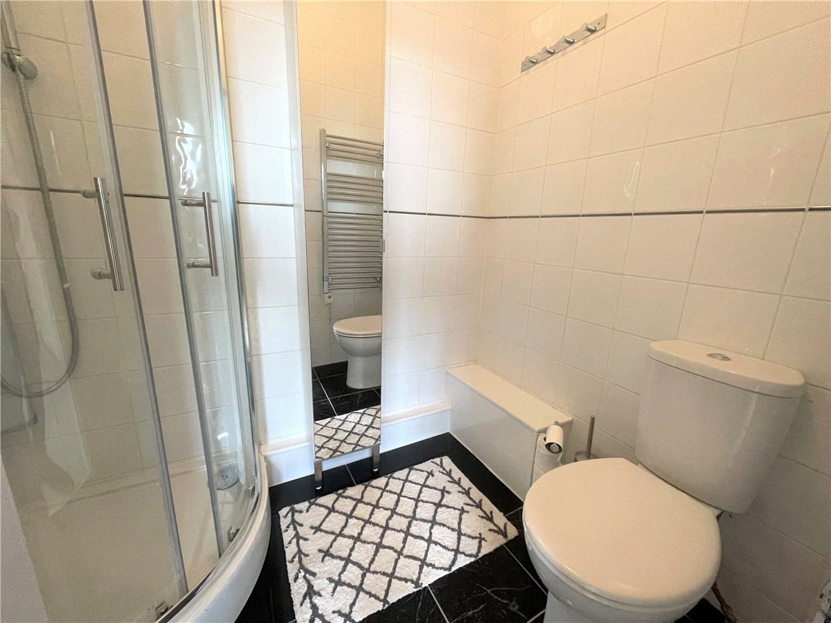 1 bedroom Flat, High Street, Marlborough, SN8 - Available, Image 2