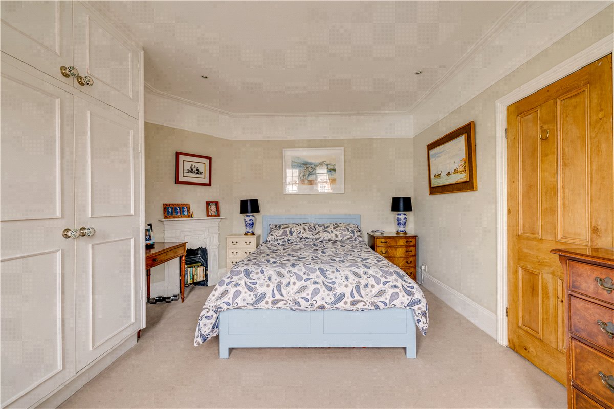 4 bedroom House, First Avenue, London, SW14 - Available, Image 12