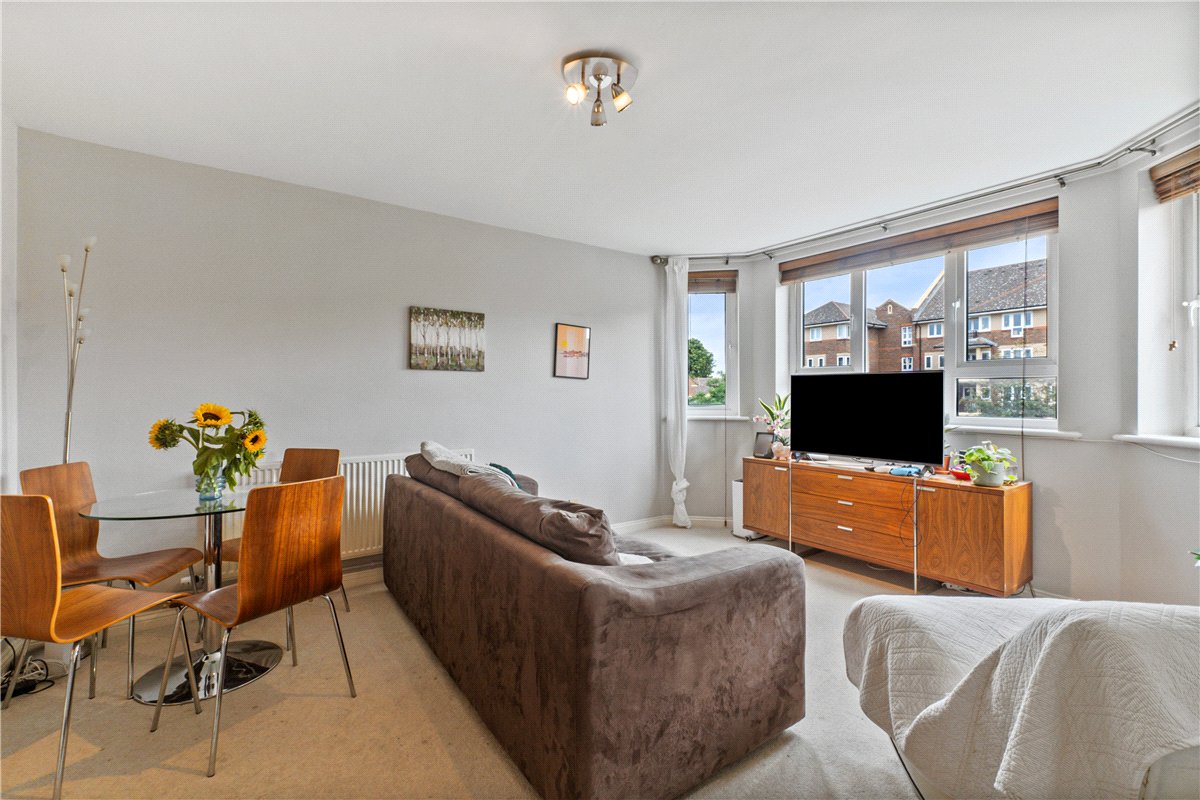 1 bedroom Flat, St. James's Drive, London, SW12 - Available, Image 7