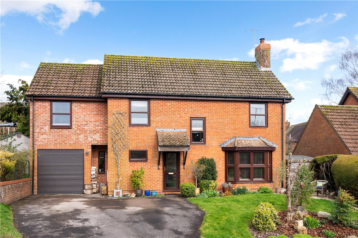4 bedroom House, Hughes Close, Marlborough, SN8 - Available