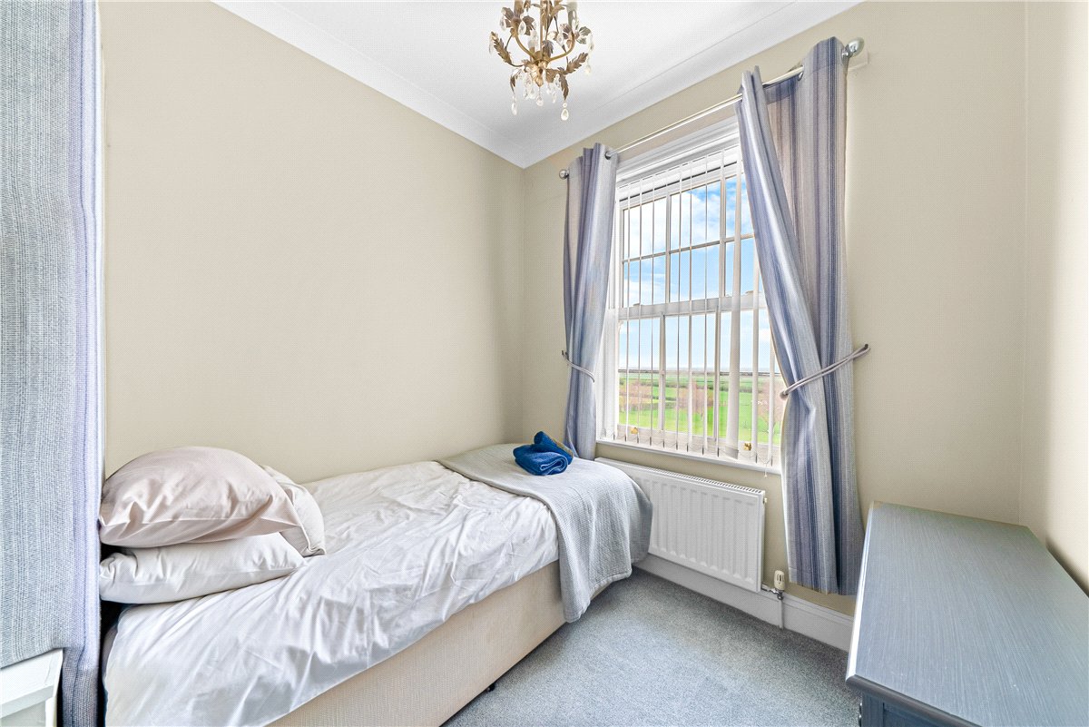 18 bedroom House, Wold Road, Nafferton, YO25 - Available, Image 47