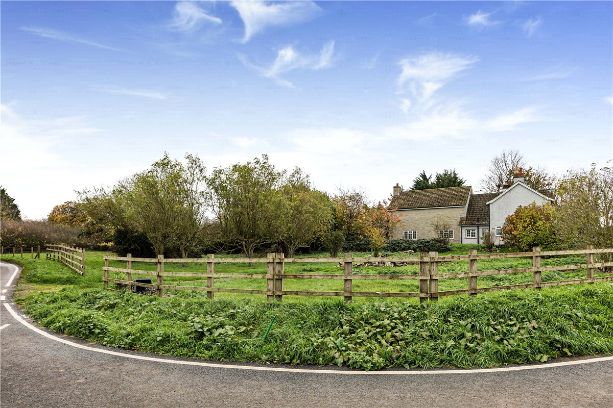 4 bedroom House, Queen Camel, Yeovil, BA22 - Available, Image 2