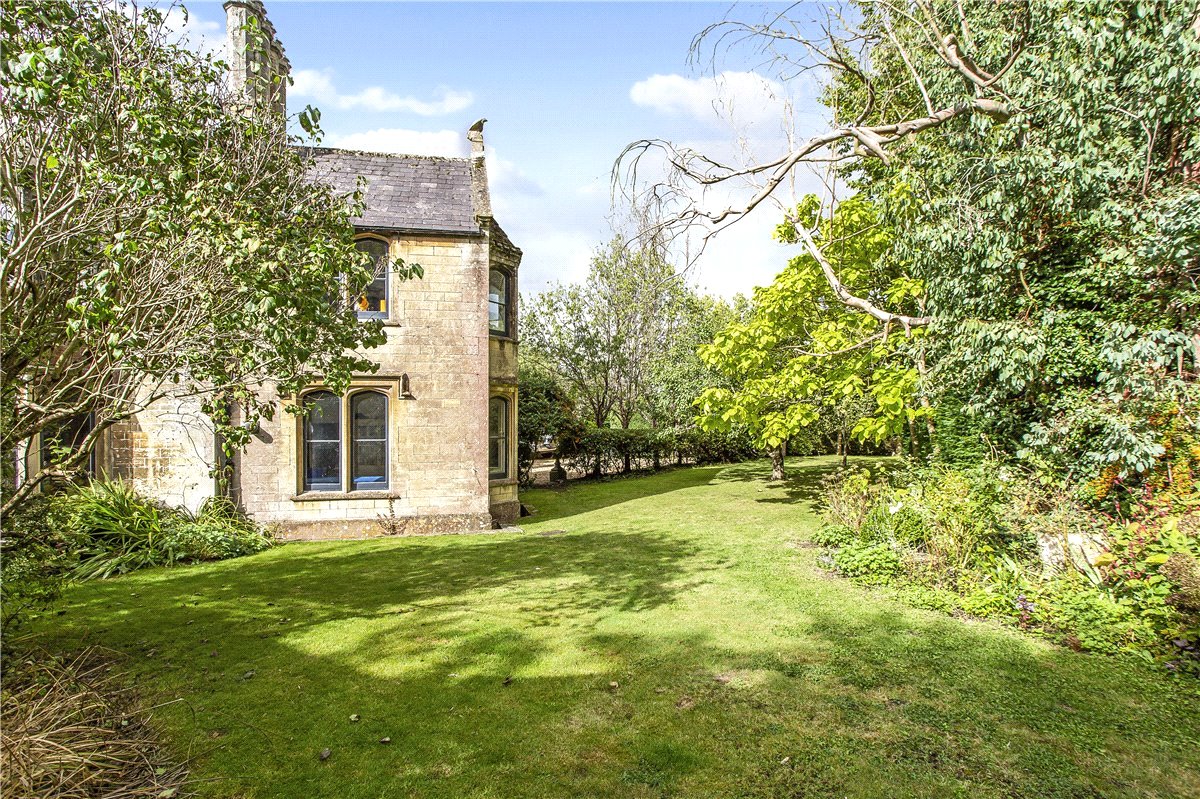 8 bedroom House, Castlefields, Calne, SN11 - Available, Image 1