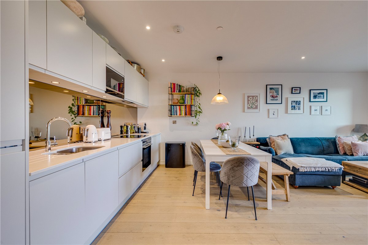 1 bedroom Flat, Buckhold Road, London, SW18 - Available, Image 4