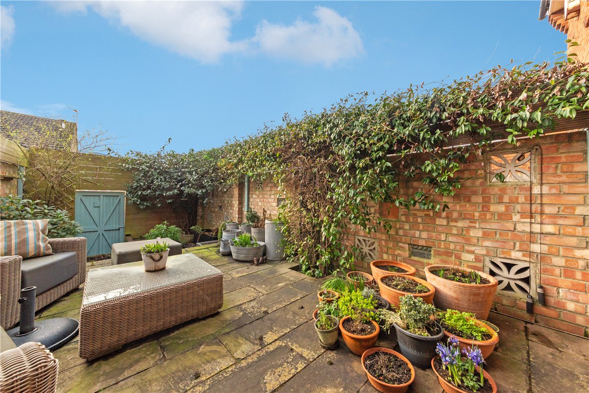 2 bedroom House, St. Peter's Close, London, SW17 - Sold, Image 3