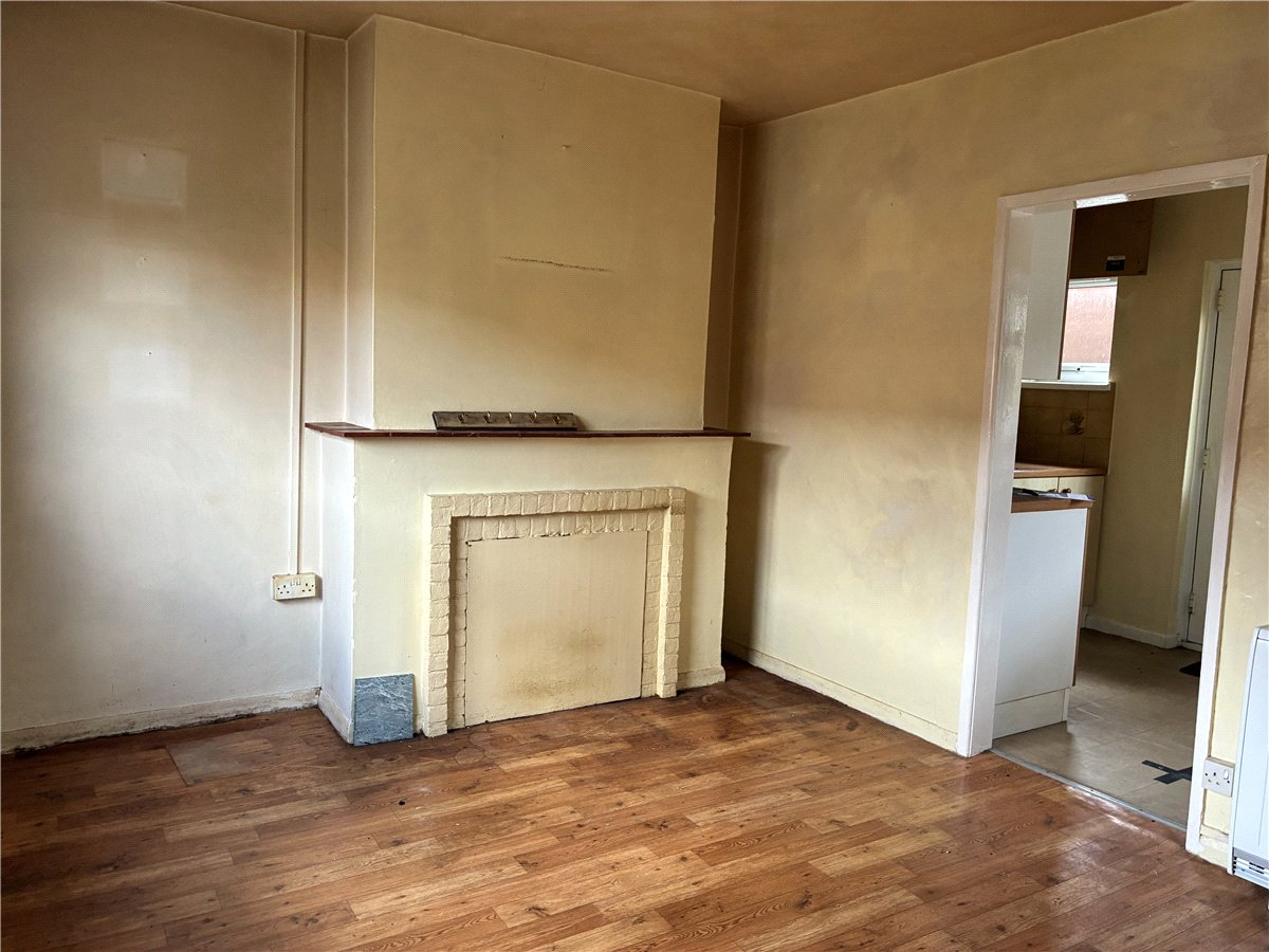 3 bedroom House, Castle Road, Great Bedwyn, SN8 - Available, Image 5