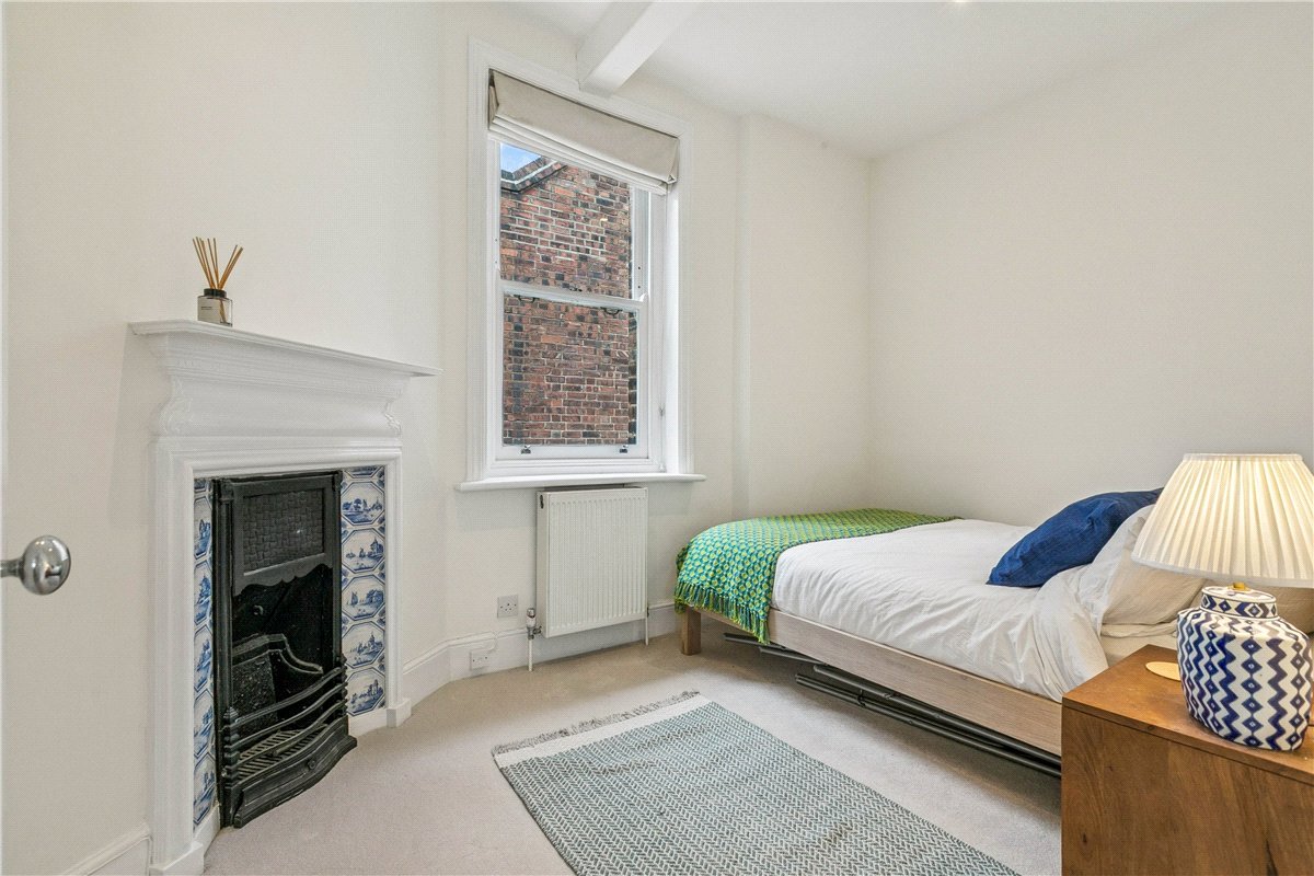 2 bedroom Flat, Bishops Mansions, Stevenage Road, SW6 - Available, Image 7