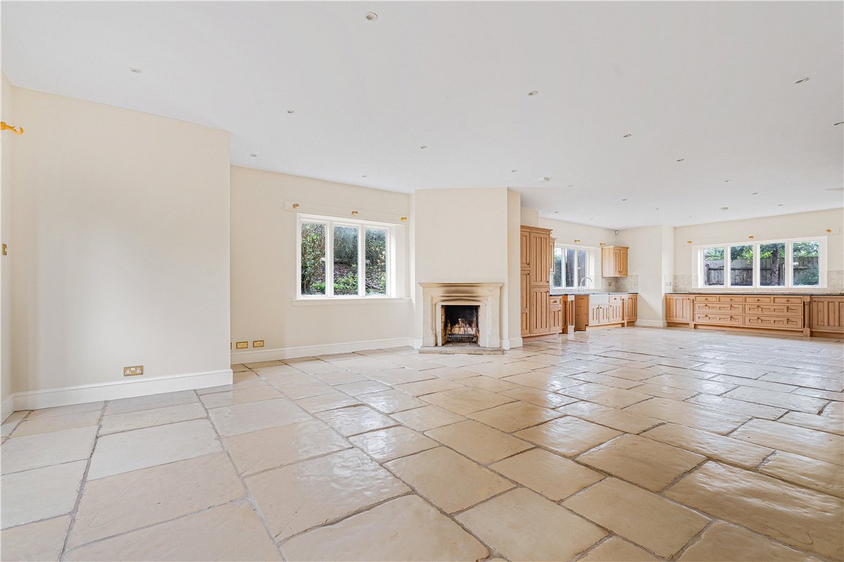 9 bedroom House, Turweston, Brackley, NN13 - Let Agreed