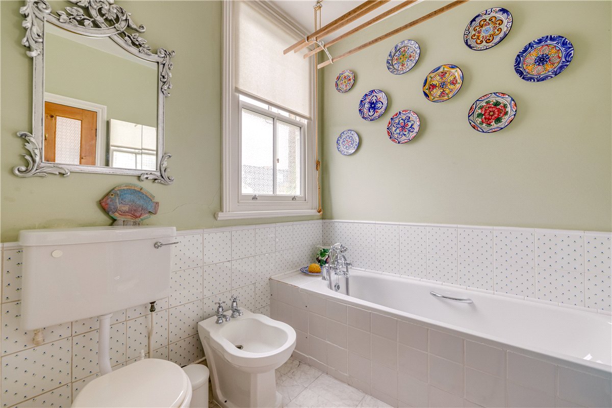 3 bedroom House, First Avenue, London, SW14 - Available, Image 10