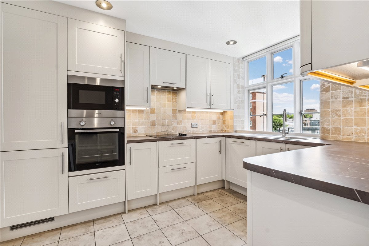 2 bedroom Flat, Chesterfield Gardens, Mayfair, W1J - Available, Image 3