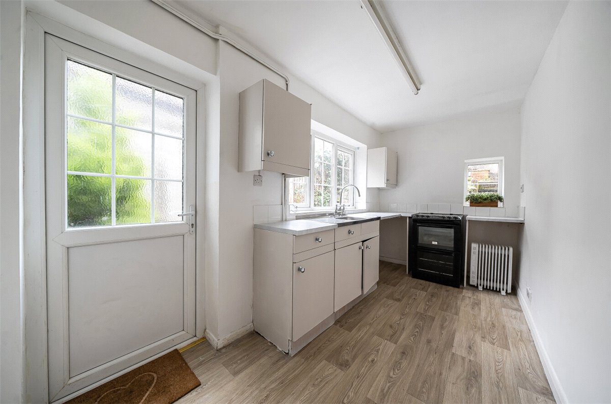 2 bedroom House, London Road, Marlborough, SN8 - Sold, Image 8
