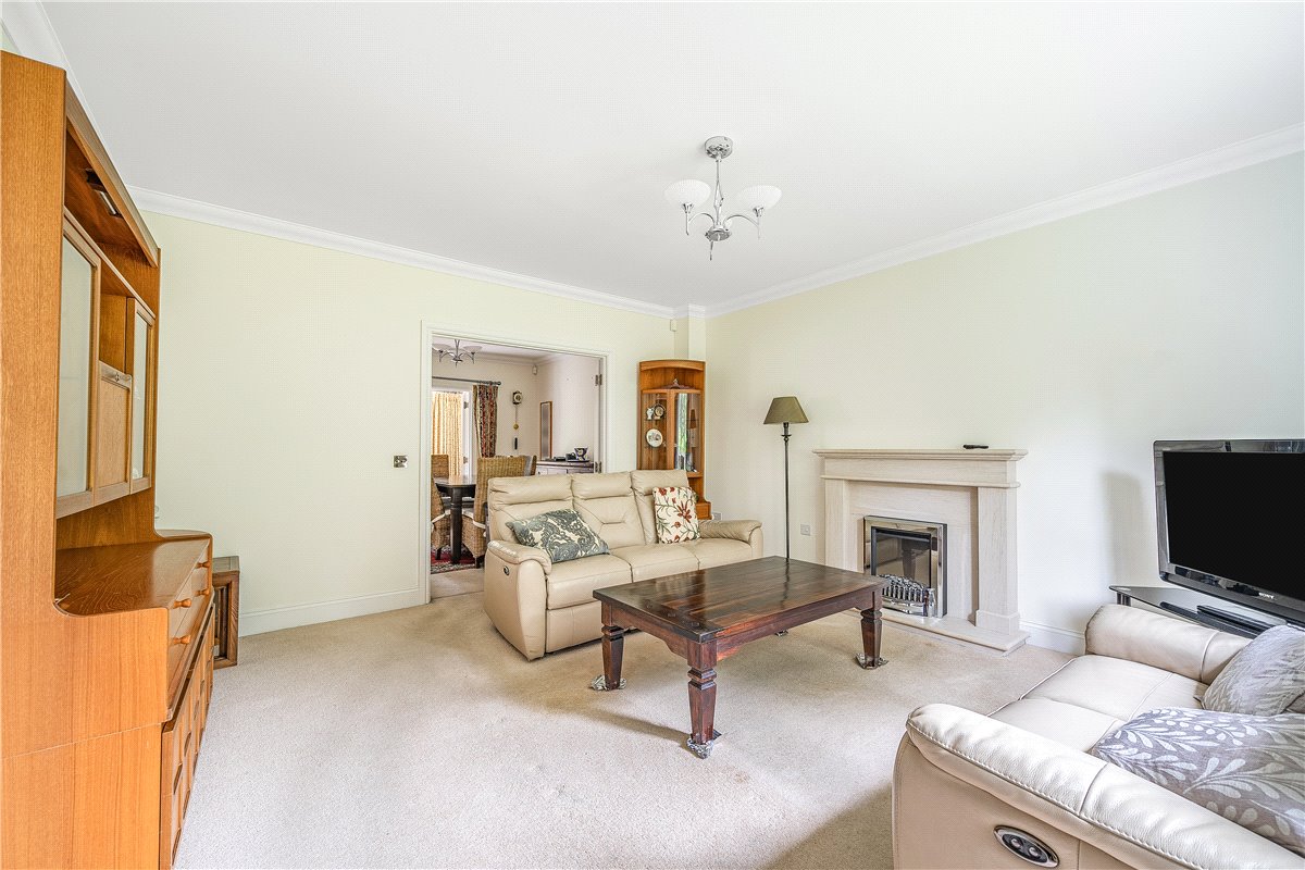 3 bedroom House, Priory Court, Marlborough, SN8 - Available, Image 14