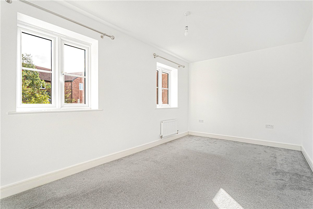 3 bedroom House, Dragonfly Crescent, Biddenham, MK40 - Available, Image 11