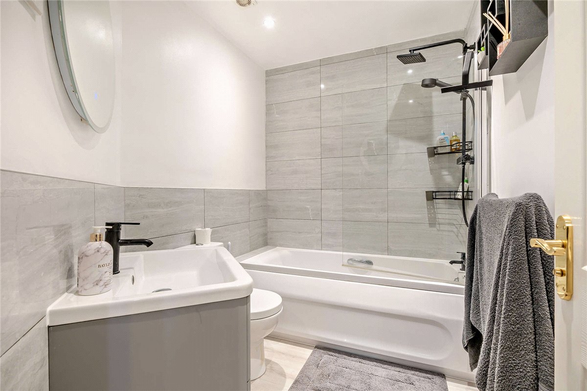 3 bedroom House, Mandarin Drive, Newbury, RG14 - Available, Image 14