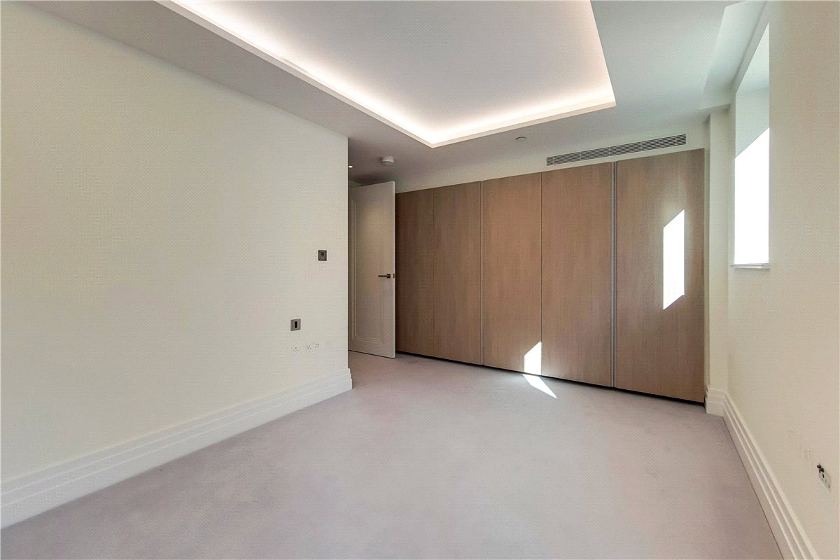 2 bedroom Flat, Kensington Gardens Square, London, W2 - Available, Image 1