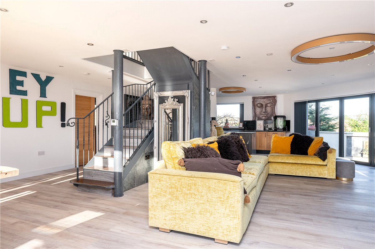 5 bedroom House, East Lea View, Cayton, YO11 - Available, Image 7