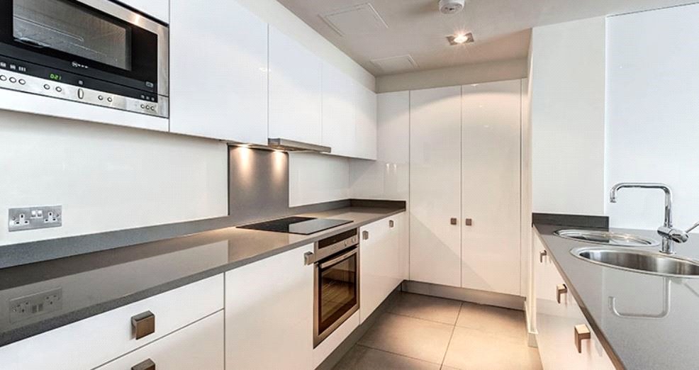 2 bedroom Flat, Fulham Road, Chelsea, SW3 - Available, Image 2