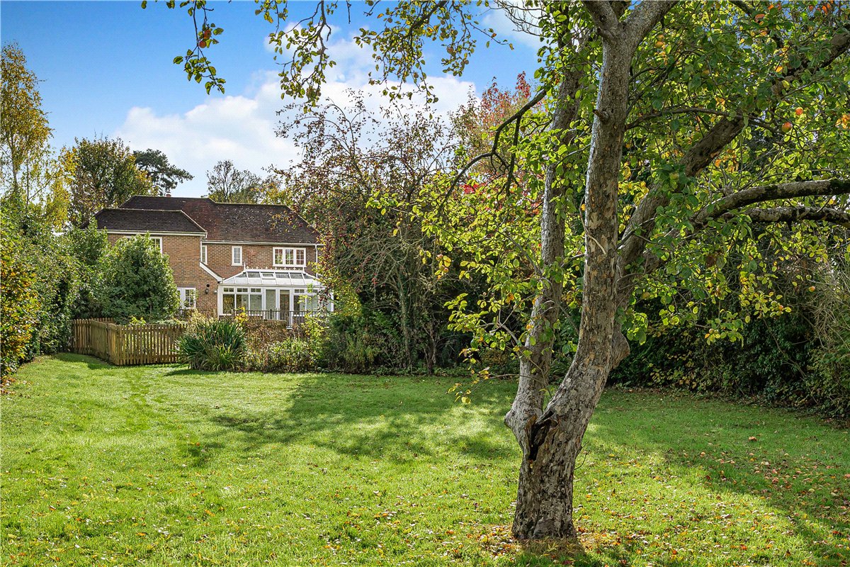 4 bedroom House, Ballinger Road, South Heath, HP16 - Let Agreed, Image 1