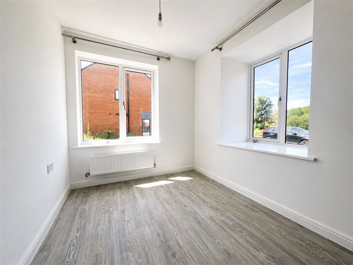 4 bedroom House, Flagpond Road, Whiteley, PO15 - Available, Image 6