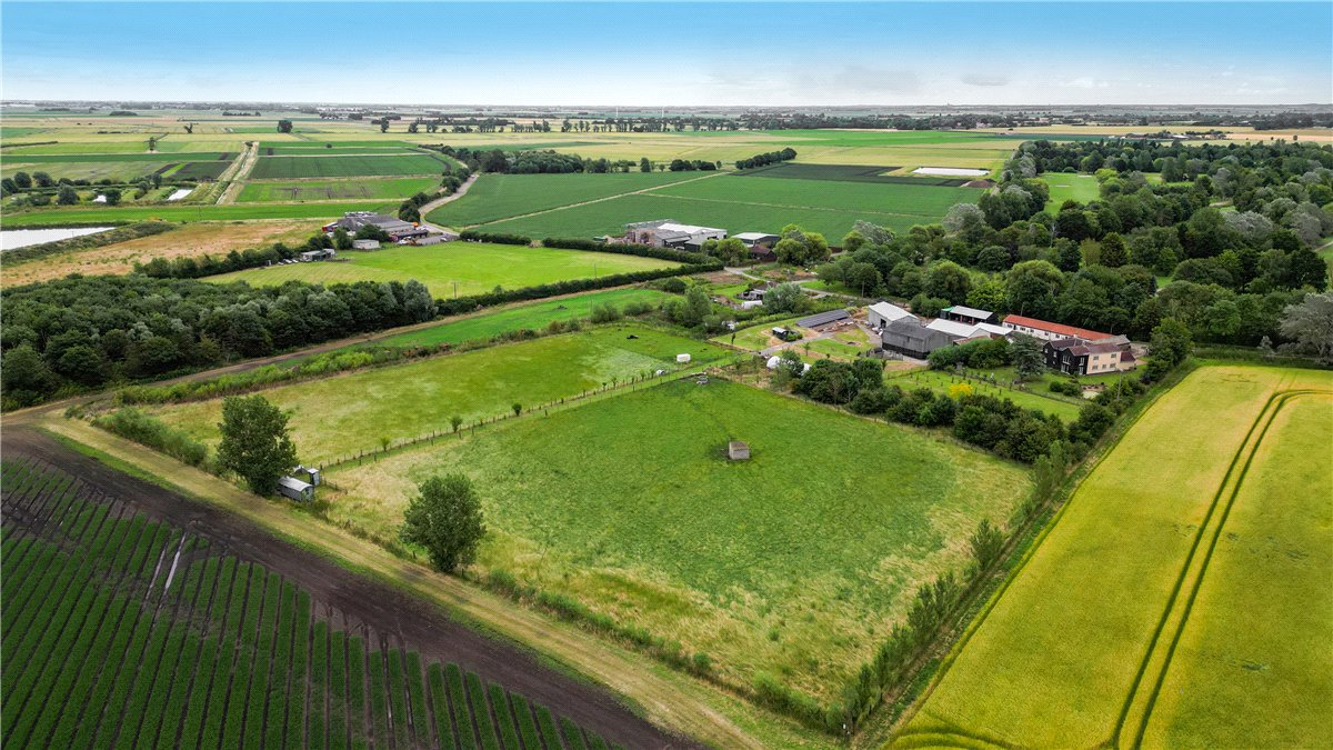 7.12  Farm, Sidings Farm, Fen Road, PE28 - Available