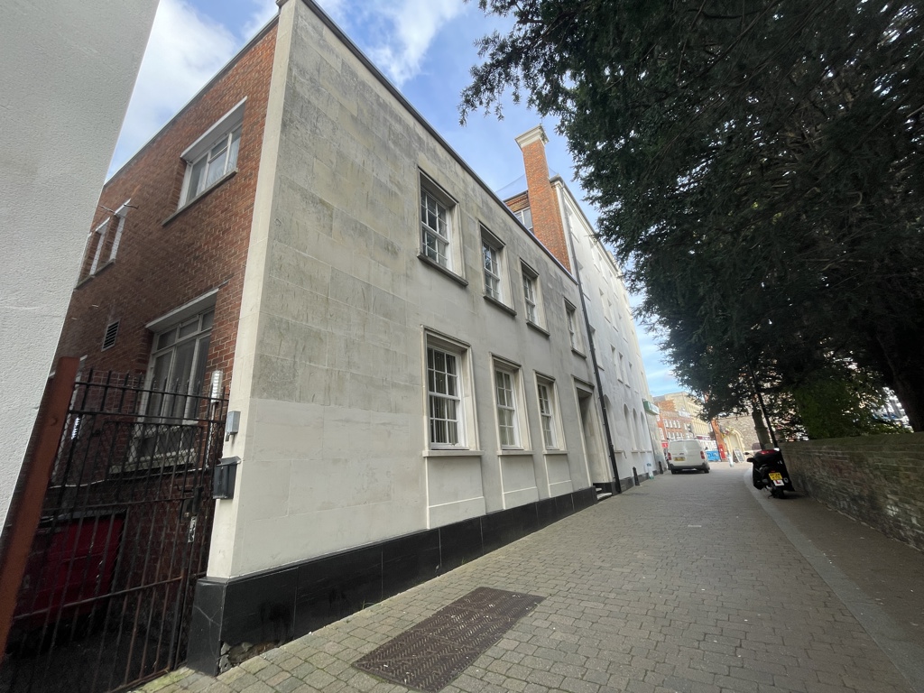 9989 Sq Ft, 3 - 5 Bridge Street, Newbury, RG14 - Available, Image 1
