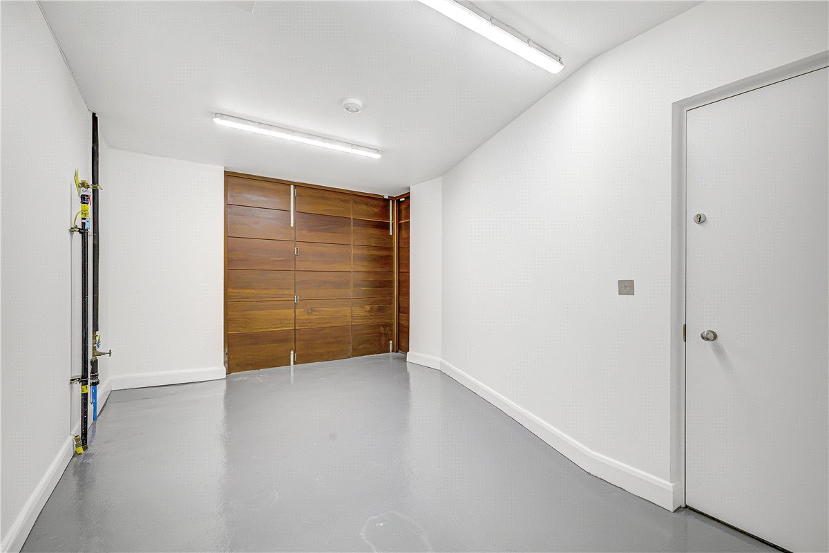 3 bedroom House, Cavendish Mews South, Marylebone, W1W - Available, Image 14